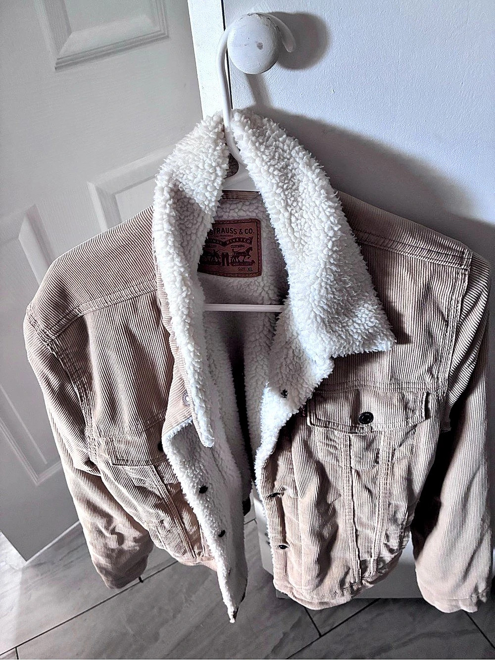 Levi's Type III Corduroy Sherpa Trucker Jacket Beige